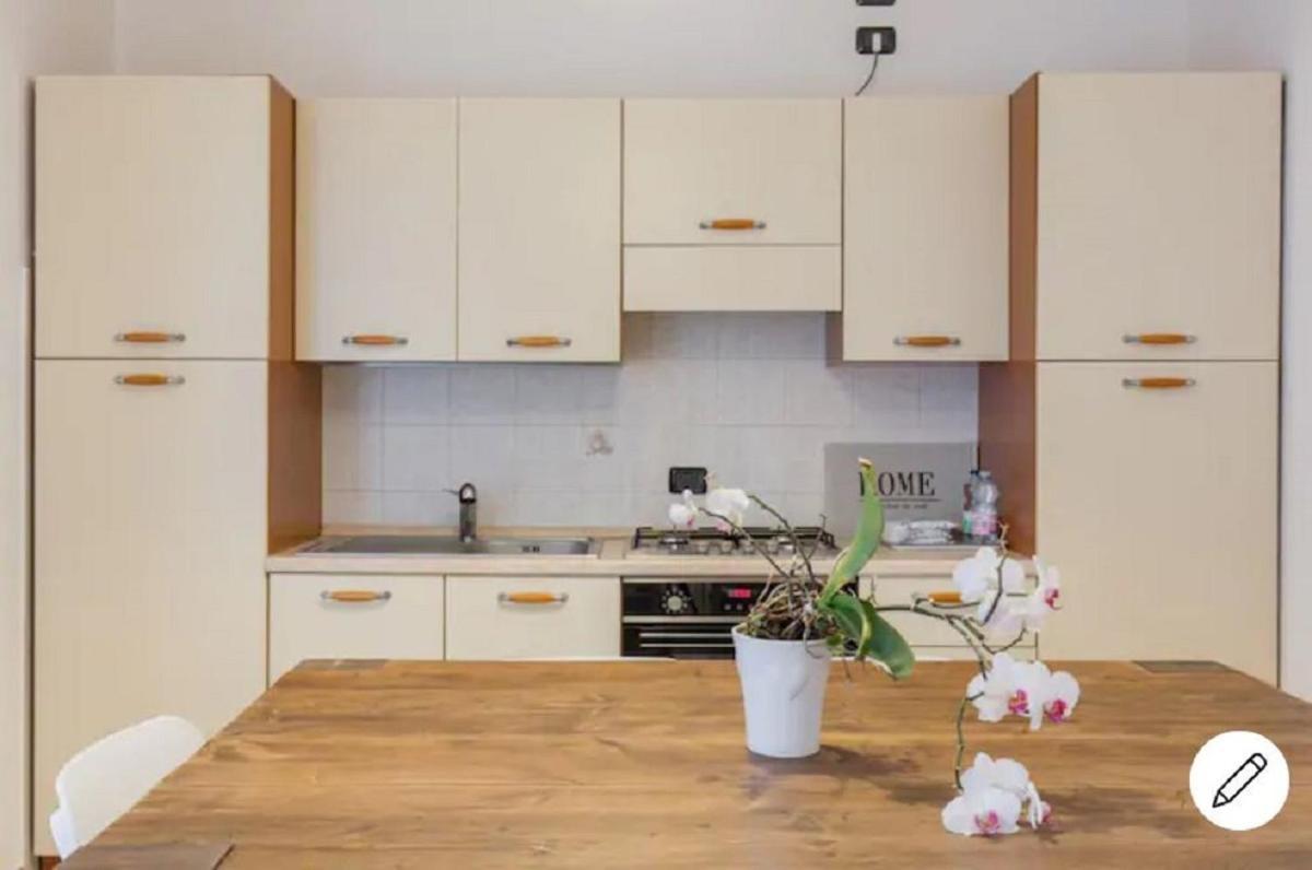 Casa Ulivi Bianco Apartment Rivoltella del Garda Bagian luar foto